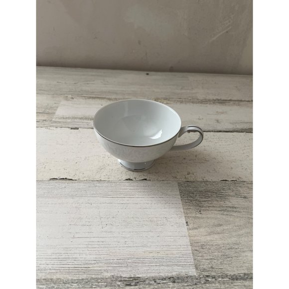 Mikasa Bridal Veil 5559 white cup with silver bands - Picture 1 of 5